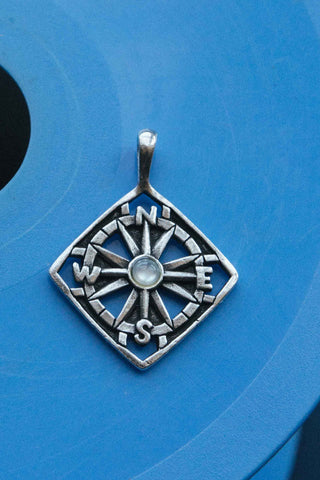 mother of pearl stone compass pendant vintage silver	