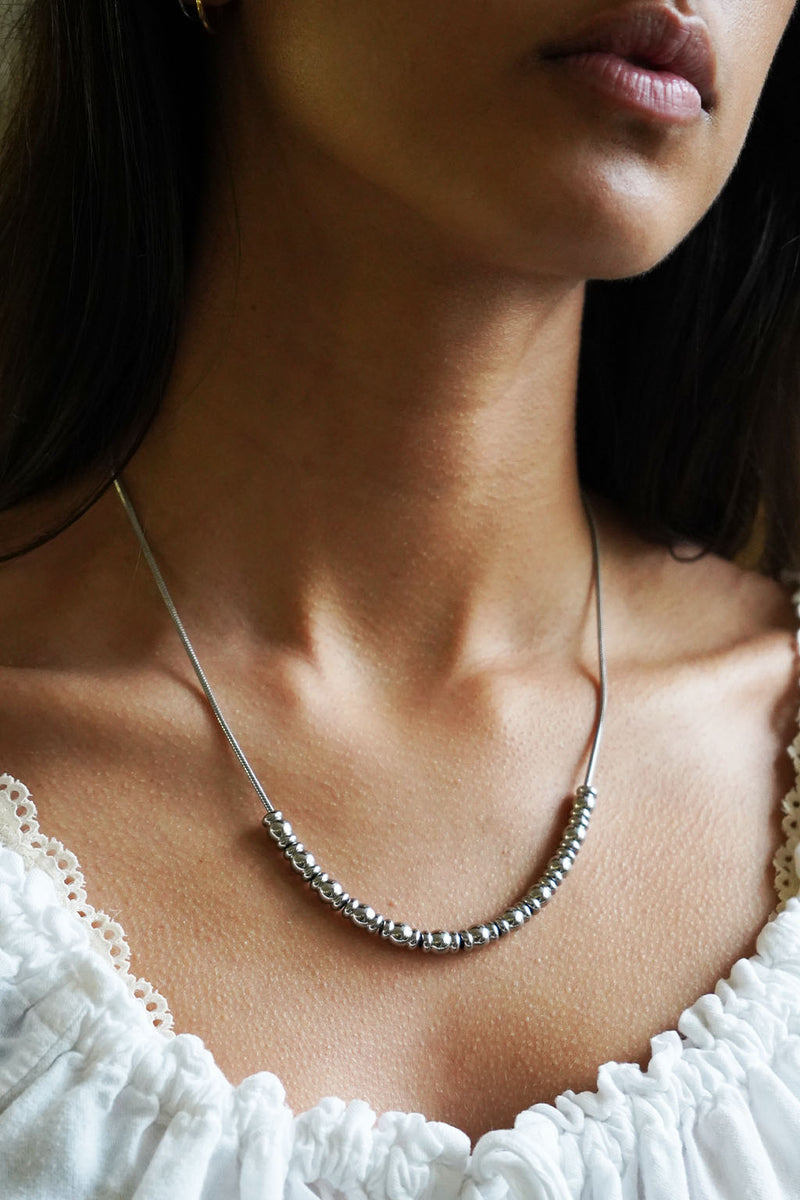 string me along adjustable necklace with malachite