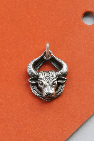 handcrafted sterling silver charging bull pendant antique silver finish	